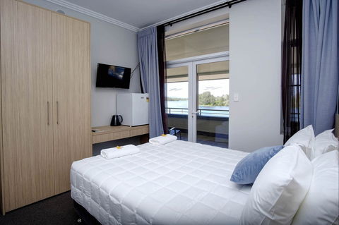 Lakes And Ocean Hotel - Hotels Melbourne 2