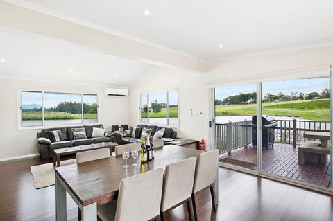 The Lakehouse At 201 - Hotels Melbourne 2