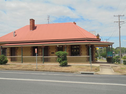 The Poet's Recall - Hotels Melbourne 1