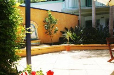 Blueys By The Beach Motel - Hotels Melbourne 5