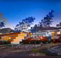 Blue  Cliff Retreat - Hotels Melbourne
