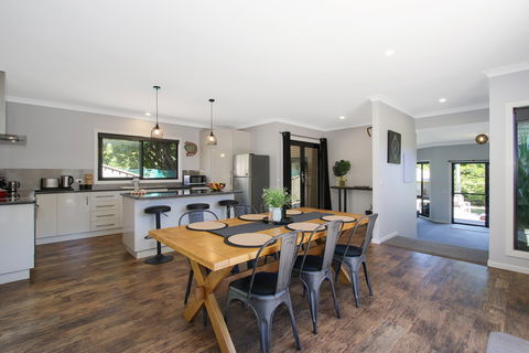 Luminosa - Hotels Melbourne 1