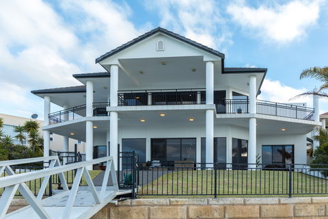 Port Lincoln Marina Luxury Escape - Hotels Melbourne 1