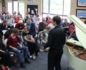 Artists On Parade Art Gallery - Hotels Melbourne 2