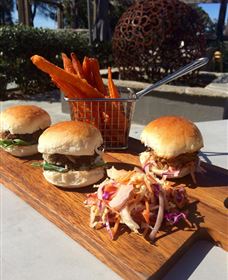 Hollydene Estate Wines And Vines Restaurant - Hotels Melbourne 4