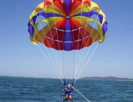 Port Stephens Parasailing - Hotels Melbourne 2