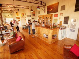 Adelaide Biplanes - Hotels Melbourne 1