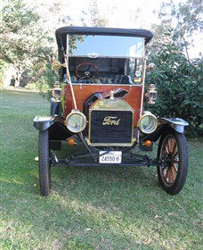 Moree Motor Enthusiasts - Hotels Melbourne 0