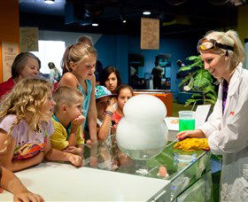 Questacon â€“ The National Science And Technology Centre - Hotels Melbourne 0