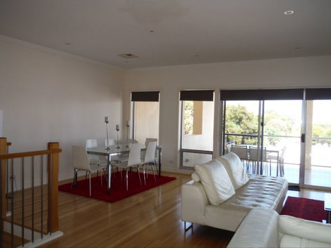 Avalon A - Hotels Melbourne 3