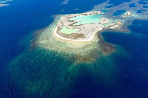 Abrolhos Islands Fixed-Wing Scenic Flight - Hotels Melbourne 7