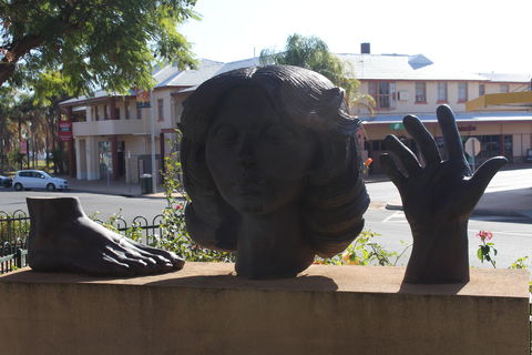 Celebration Of Life Statue Barmera - Hotels Melbourne 0