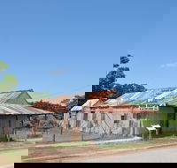 Pine Creek Bakery - Hotels Melbourne