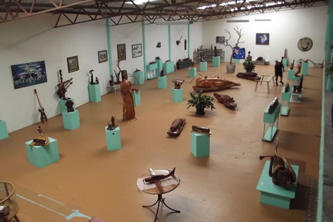 Ant's Redgum Gallery - Hotels Melbourne 1