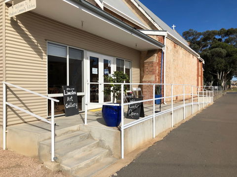 Anglican Community Cafe, Limestone Art Gallery & Cornish Garden - Hotels Melbourne 1