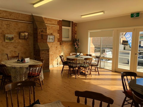 Anglican Community Cafe, Limestone Art Gallery & Cornish Garden - Hotels Melbourne 2