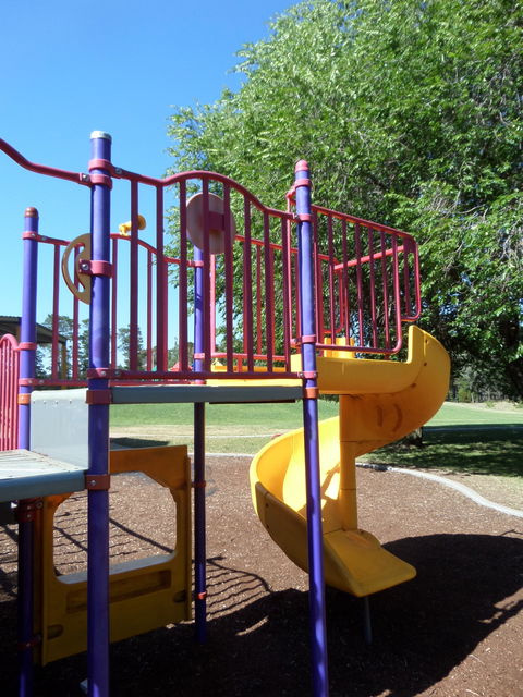 Fadden Pines Playground - Hotels Melbourne 2