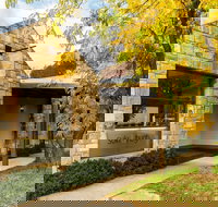 Suki and Hugh Gallery - Hotels Melbourne