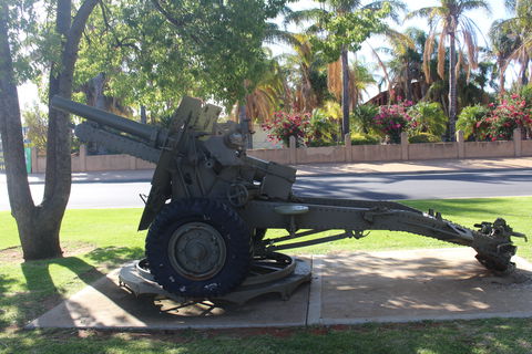 War Gun Trophy - Hotels Melbourne 1
