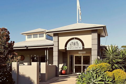Tulloch Wines- Mystery Wine Tasting Experience With Local Cheese And Charcuterie - Hotels Melbourne 8