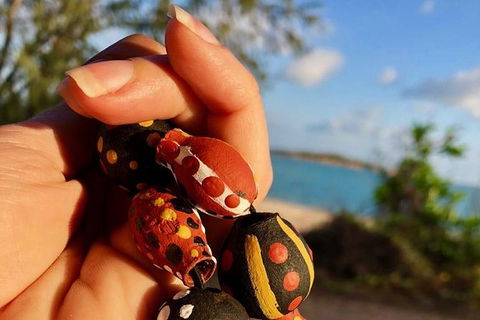 Gay-Wu Woman\'s 5 Day Yolngu Homeland Tour - Hotels Melbourne 1