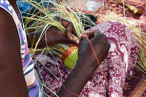 Gay-Wu Woman\'s 5 Day Yolngu Homeland Tour - Hotels Melbourne 3