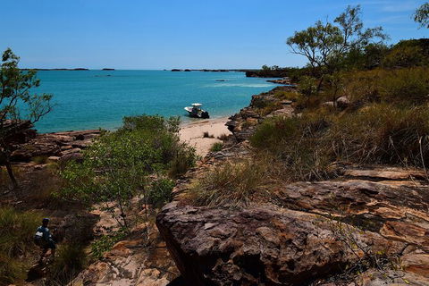 Groote Eylandt Tour: Hanging Rock Cave Paintings - Hotels Melbourne 5
