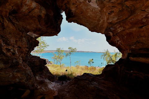 Groote Eylandt Tour: Hanging Rock Cave Paintings - Hotels Melbourne 4