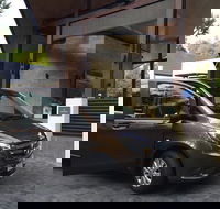 Mercedes 7 seat Limousine Cairns Airport to Port Douglas - Hotels Melbourne