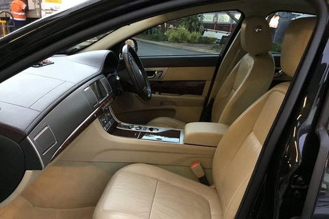 Jaguar Limousine Transfer Cairns Airport To City Or Return - Hotels Melbourne 7