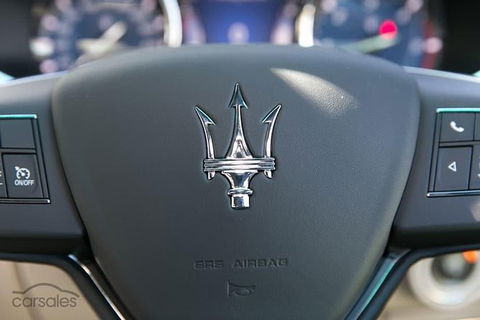 Maserati Quattroporte Limousine Transfer Cairns Airport To City - Hotels Melbourne 3