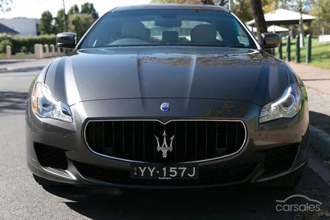 Maserati Quattroporte Limousine Transfer Cairns Airport To City - Hotels Melbourne 9