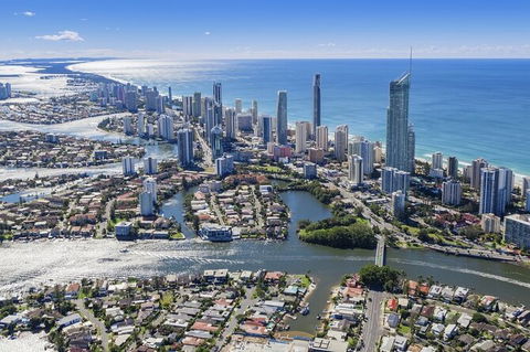 Arrival Private Transfers From Gold Coast Airport OOL To Gold Coast City - Hotels Melbourne 4
