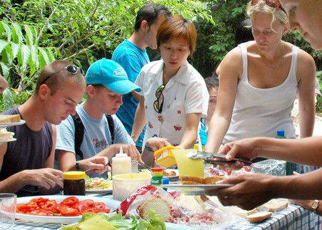 Jungle Tours And Trekking - Hotels Melbourne 3