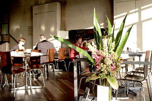 R Bar Restaurant Port Melbourne - Hotels Melbourne 0