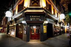 The Elephant & Wheelbarrow - Hotels Melbourne 0