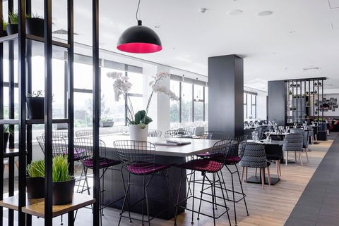 MRepublic Restaurant, Bar And Lounge - Hotels Melbourne 1