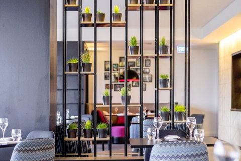 MRepublic Restaurant, Bar And Lounge - Hotels Melbourne 3