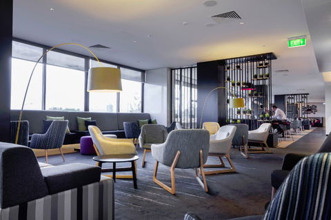 MRepublic Restaurant, Bar And Lounge - Hotels Melbourne 9