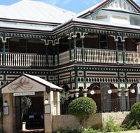 Julios - Hotels Melbourne
