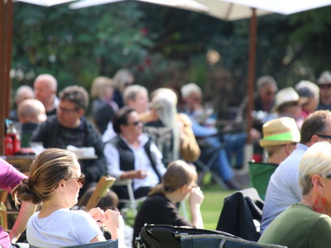 Music In The Gardens - Mitch King - Hotels Melbourne 1