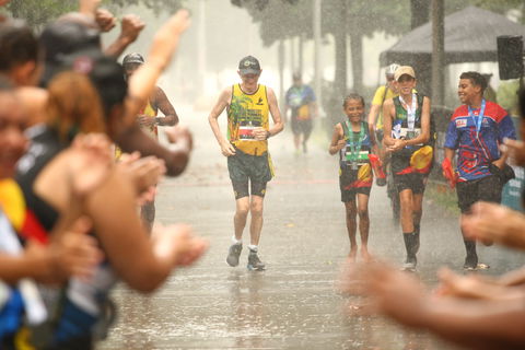 7 Cairns Marathon - Hotels Melbourne 0