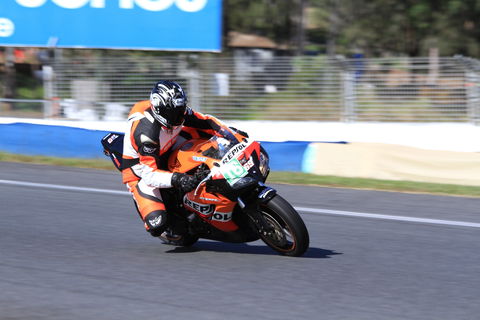 QR Moto Ride Days At Queensland Raceways! - Hotels Melbourne 1