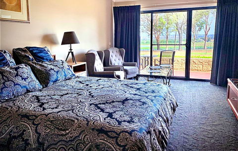 Estate Tuscany - Hotels Melbourne 4