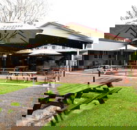 Royal Hotel Singleton - Hotels Melbourne