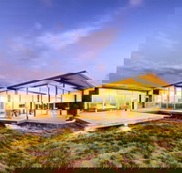 Cloudy Bay Beach House - Hotels Melbourne