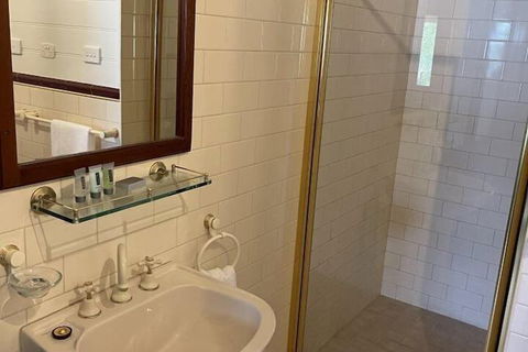 CBC Bed & Breakfast & Cafe - Hotels Melbourne 7