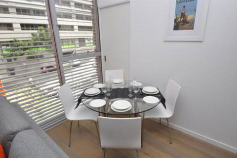 Sydney 1 Bed Modern Self Contained Apartment (402ALB) - Hotels Melbourne 6