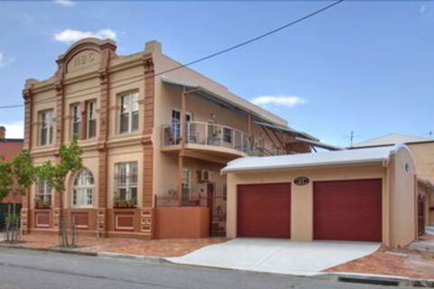 Newcastle Terraces & Apartments NBC Apartments - Hotels Melbourne 0
