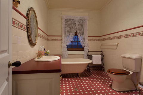 Rawsons Retreat Five Bedroom Home Walk CBD Includes Breakfast - Hotels Melbourne 5